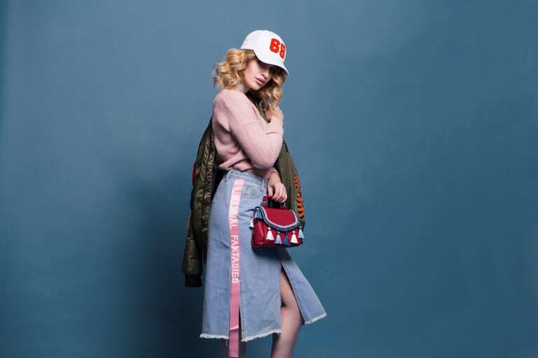 Groter dan gemiddeld? Deze tips helpen je om je lengte wat in te tomen bij het dragen van kledij!